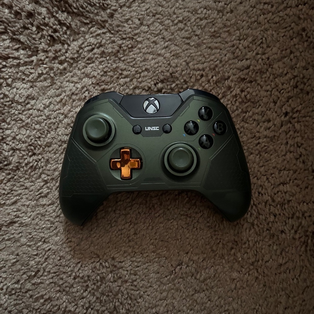 Xbox Wireless Controller - Limited Edition HALO 5